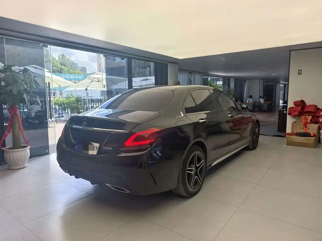 Mercedes-Benz C-Class — миниатюра 3