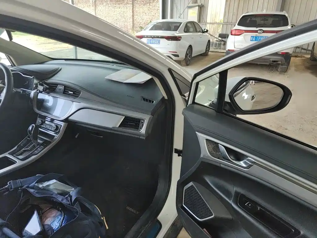 Geely Emgrand GS — миниатюра 17