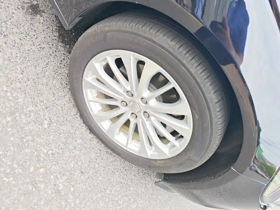 Buick LaCrosse — миниатюра 6