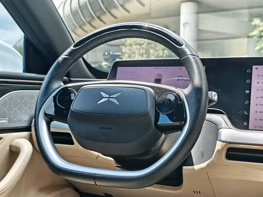 XPeng P7 — миниатюра 20