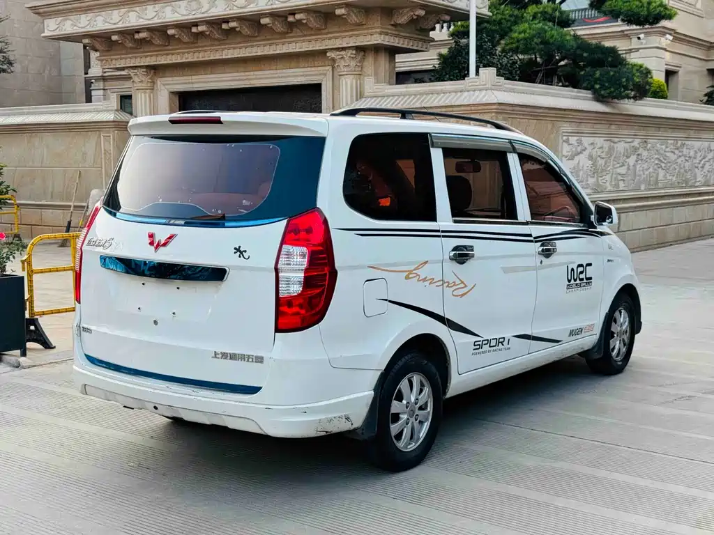 Wuling Hongguang — миниатюра 12