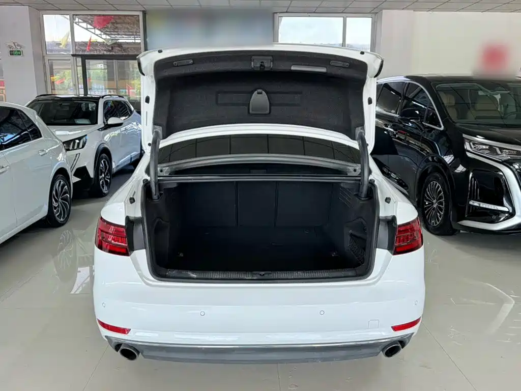 Audi A4L — миниатюра 24