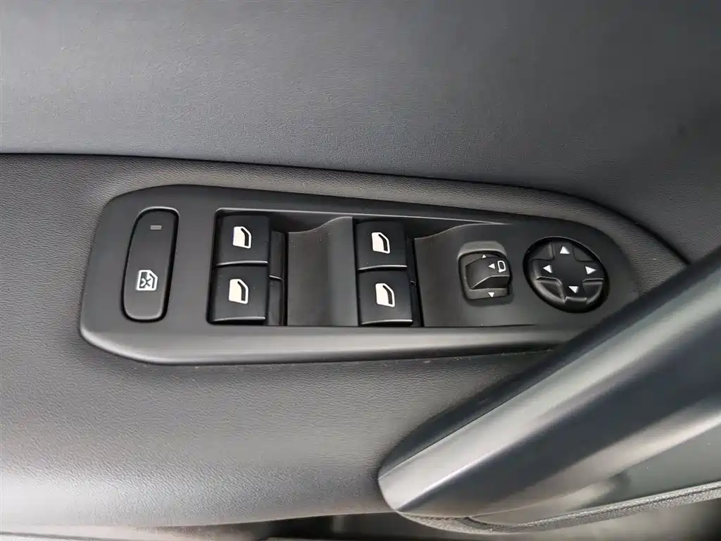 Peugeot 408 2022 1.6T