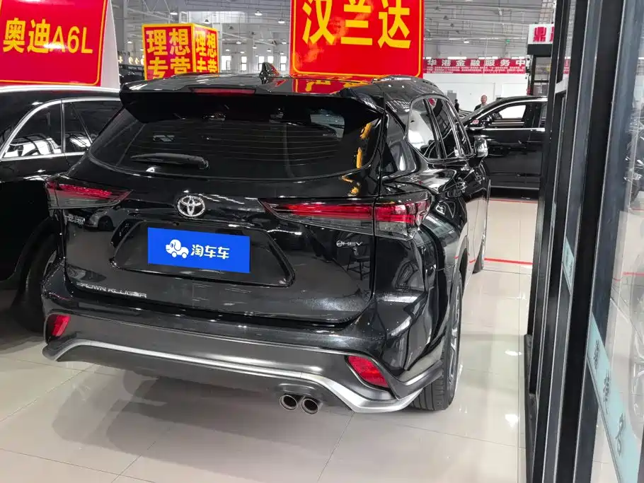 Toyota Crown Kluger — миниатюра 3
