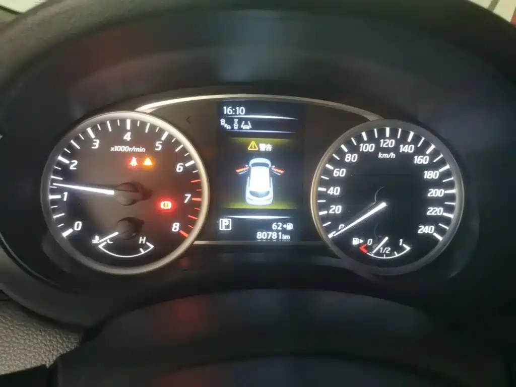 Nissan Tiida — миниатюра 12