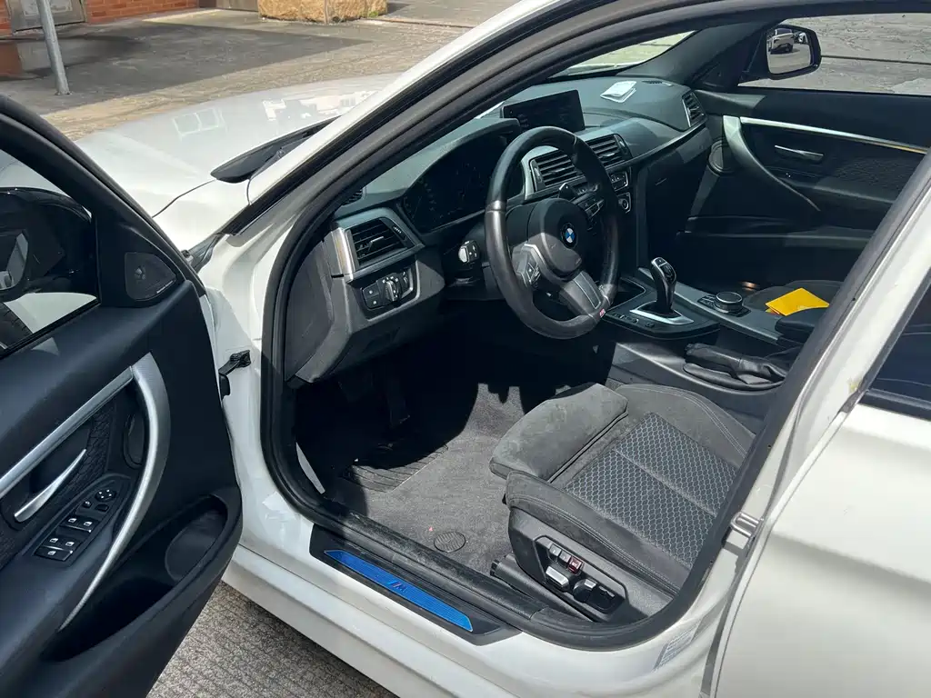 BMW 3 Series — миниатюра 6