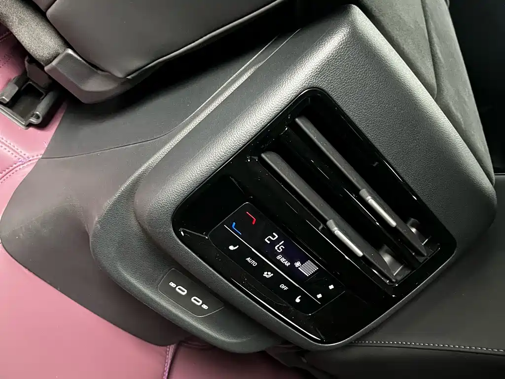 Volkswagen Teramont — миниатюра 10
