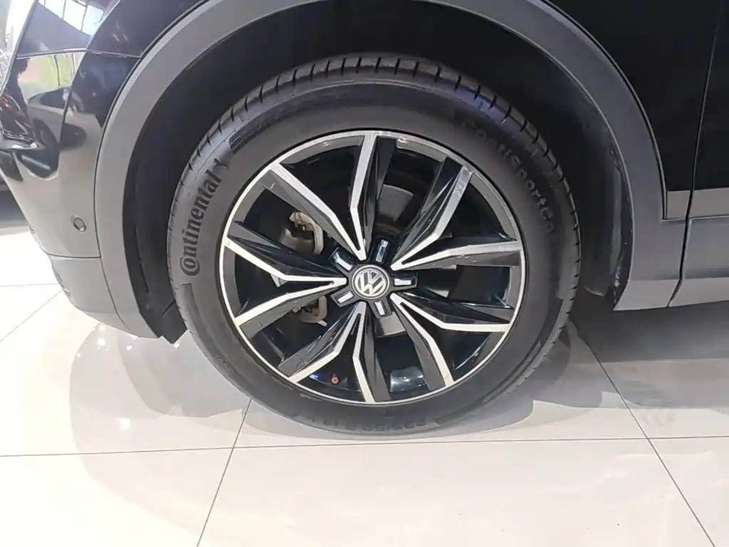 Volkswagen Tiguan L — миниатюра 23