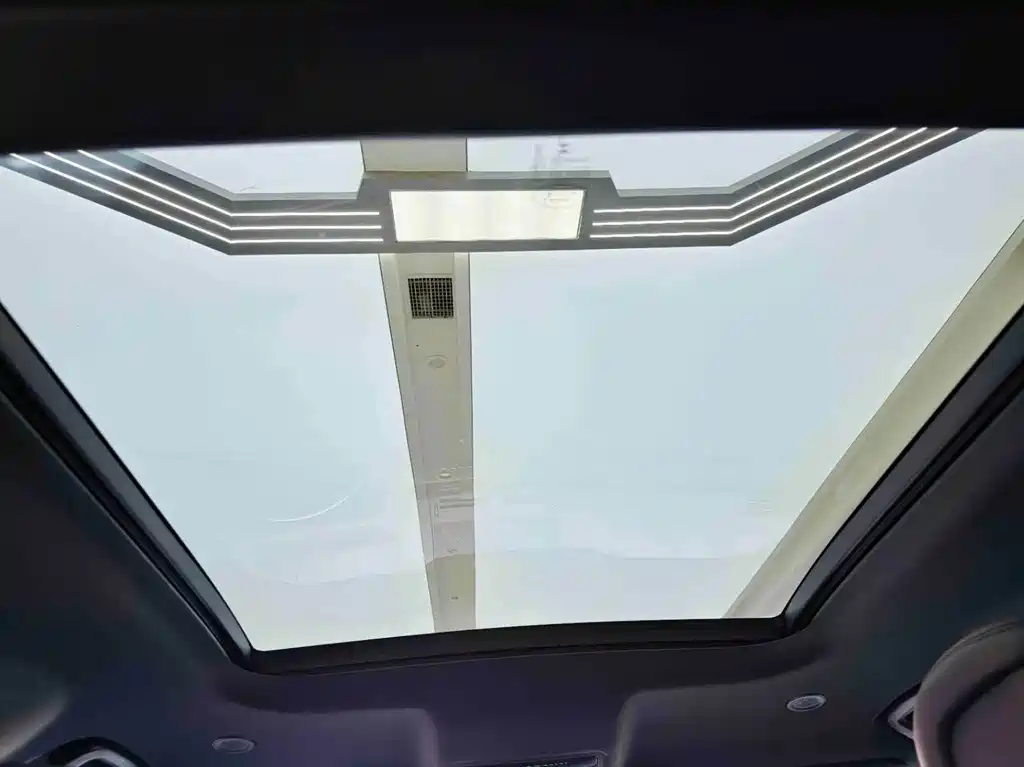 Land Rover Defender — миниатюра 19