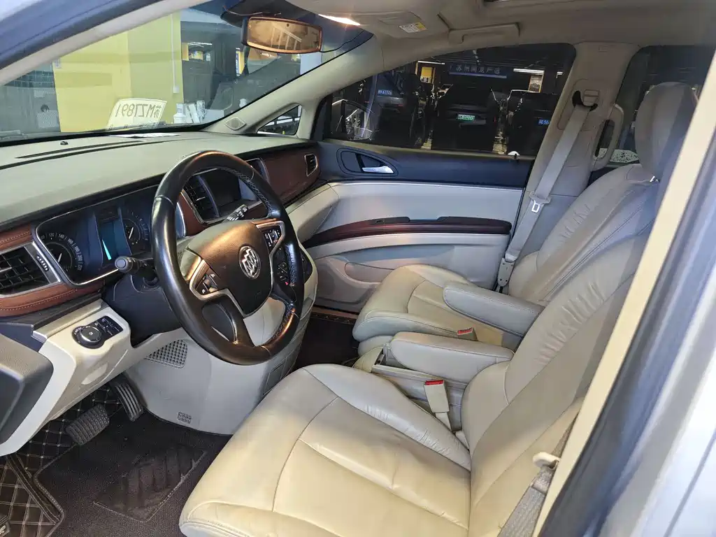 Buick GL8 2017 25S Luxury V