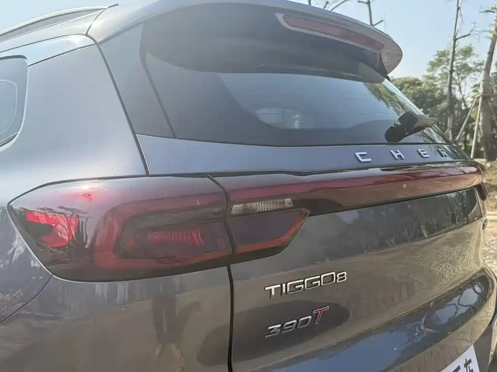 CHERY TIGGO 8