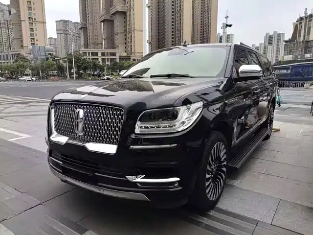 Lincoln Navigator