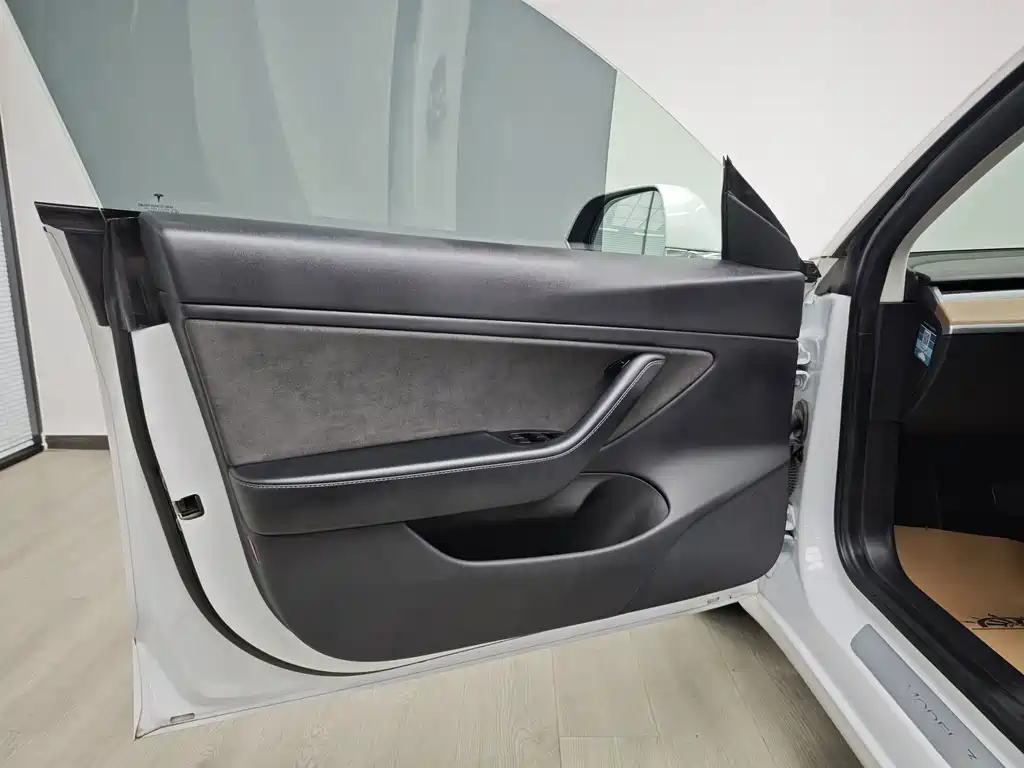 Tesla Model 3 — миниатюра 53