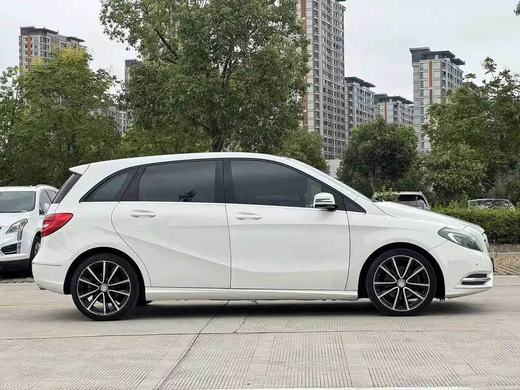 Mercedes-Benz B-Class — миниатюра 2