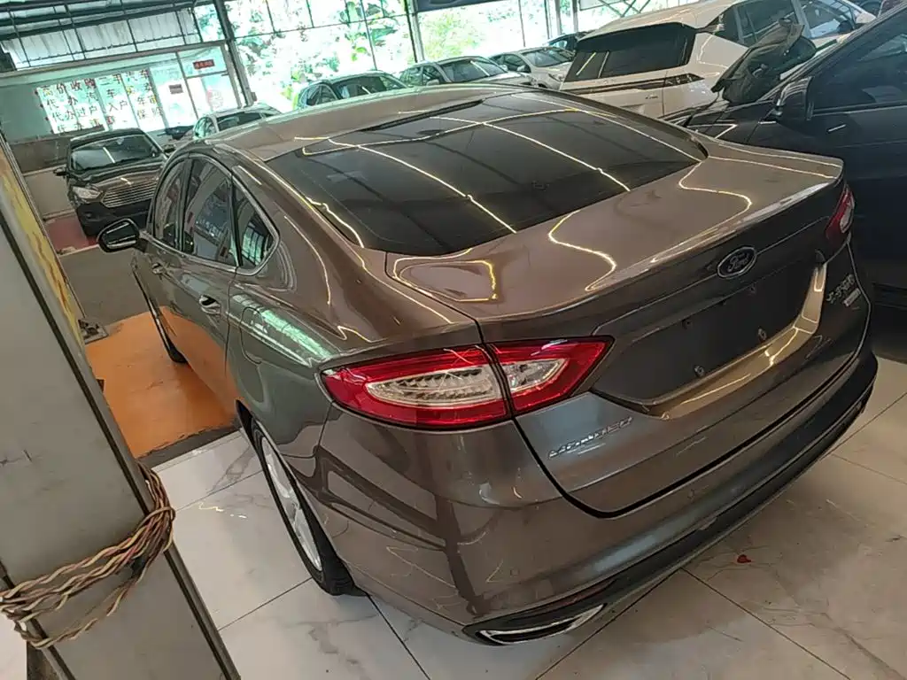 Ford Mondeo — миниатюра 5