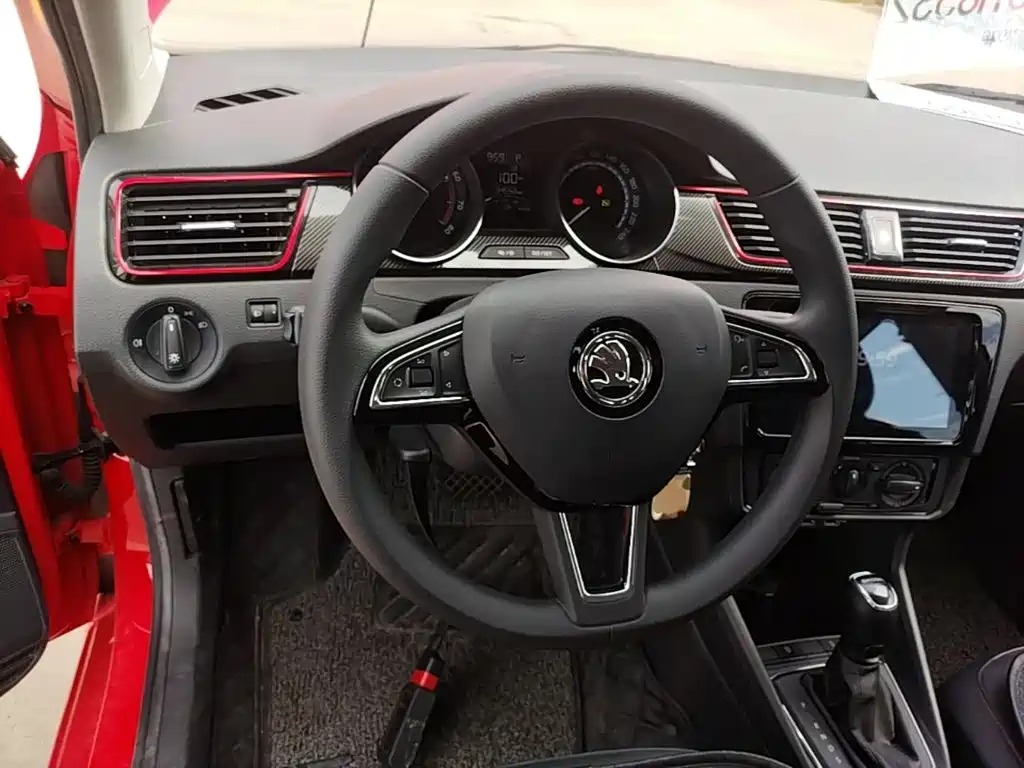 Skoda Rapid Spaceback — миниатюра 11