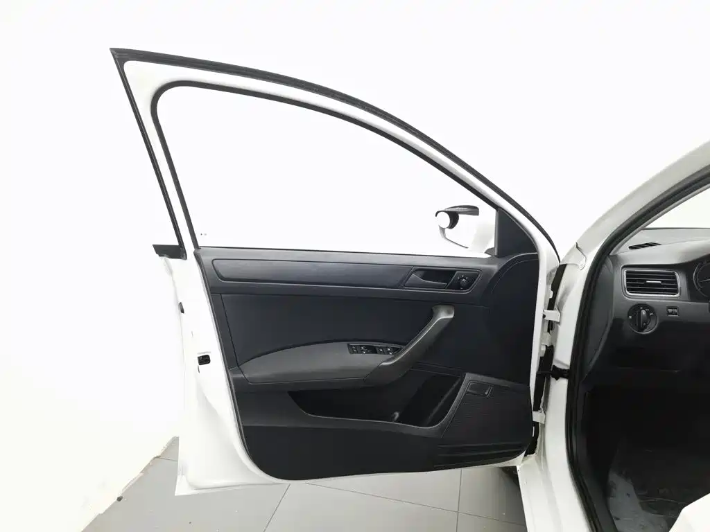 Skoda Rapid Spaceback — миниатюра 8