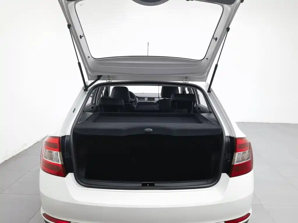 Skoda Rapid Spaceback — миниатюра 16