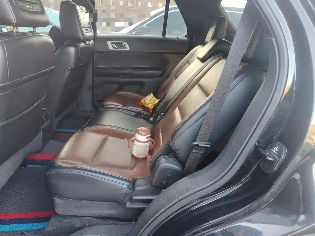 Ford Explorer (Import) — миниатюра 18