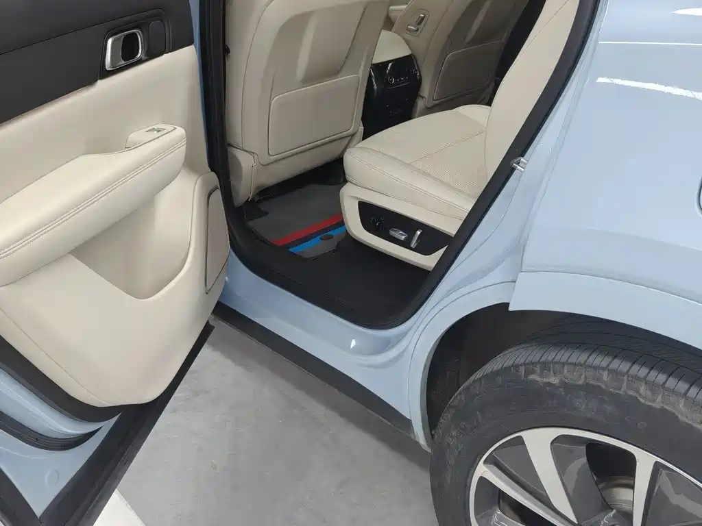 Li Auto Li ONE — миниатюра 9