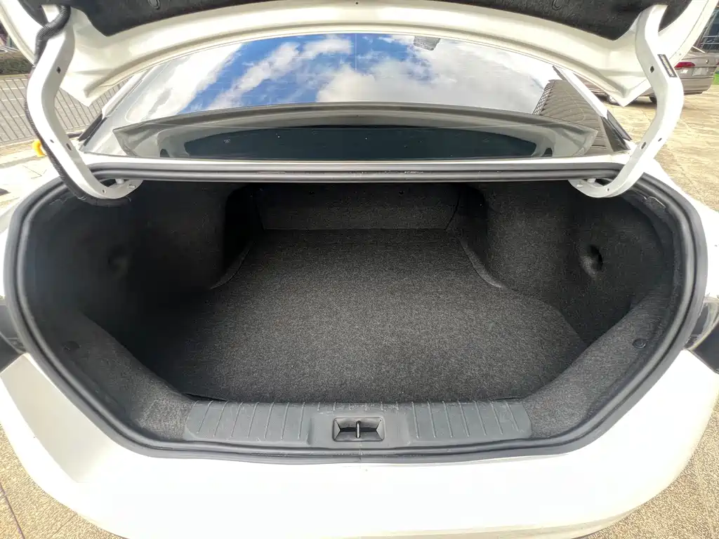 Nissan Sylphy — миниатюра 10