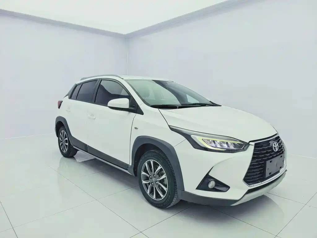 Toyota Yaris L — миниатюра 2