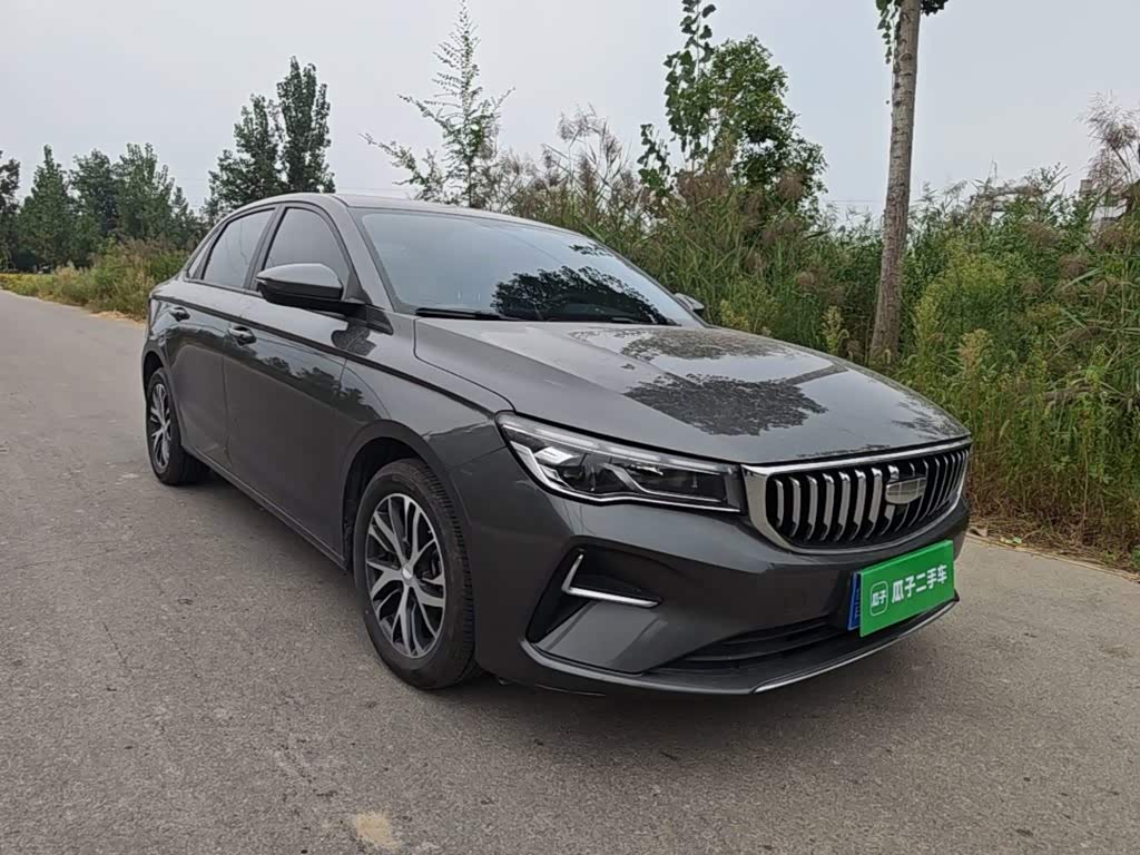 Geely Emgrand 1.5 л 2024 г. Серебристо-серый, пробег 5800 км