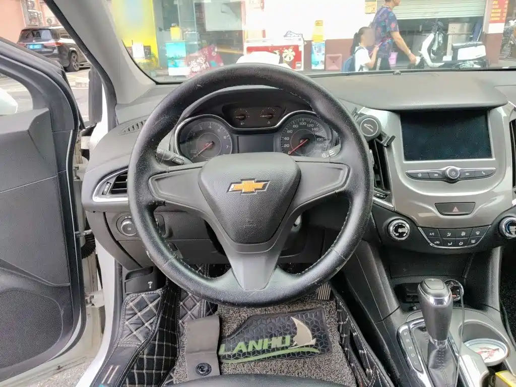 Chevrolet Cruze — миниатюра 11