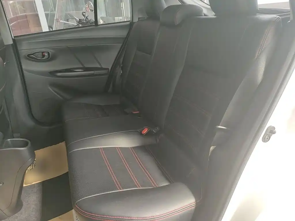 Toyota Yaris L — миниатюра 17