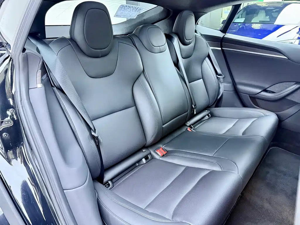 Tesla Model S — миниатюра 12