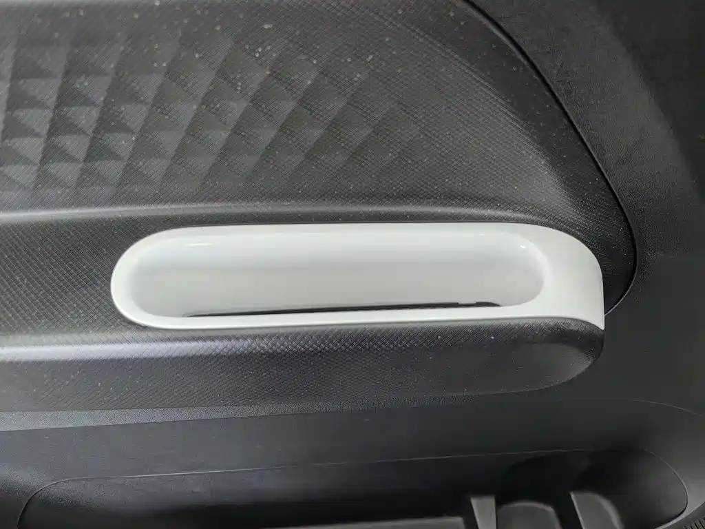 Wuling MINIEV — миниатюра 9