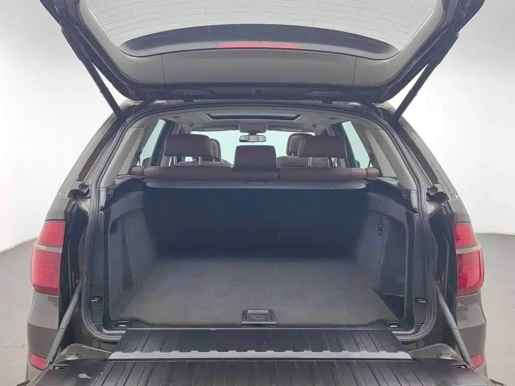 BMW X5 (Import) — миниатюра 10
