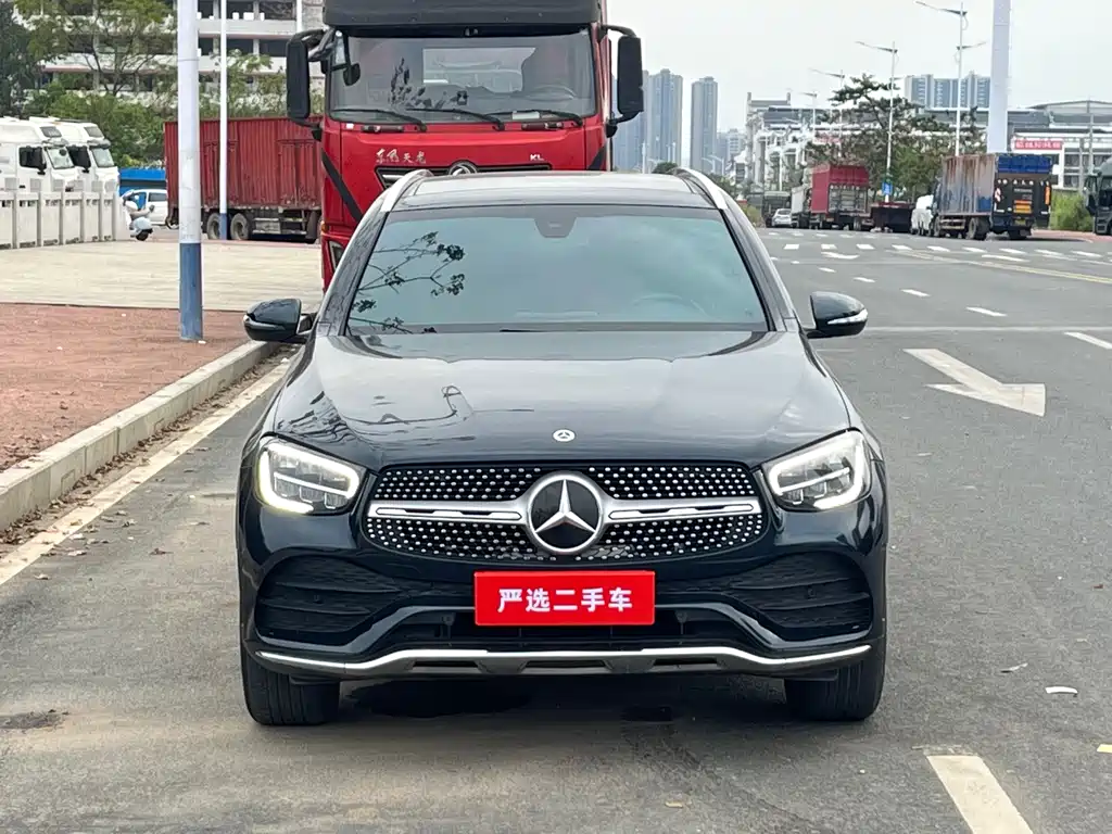 MERCEDES-BENZ GLC