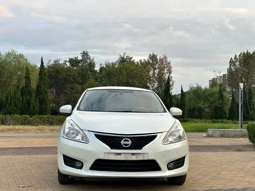 Nissan Tiida — миниатюра 2