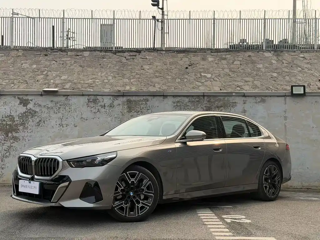 BMW 5 Series 2025