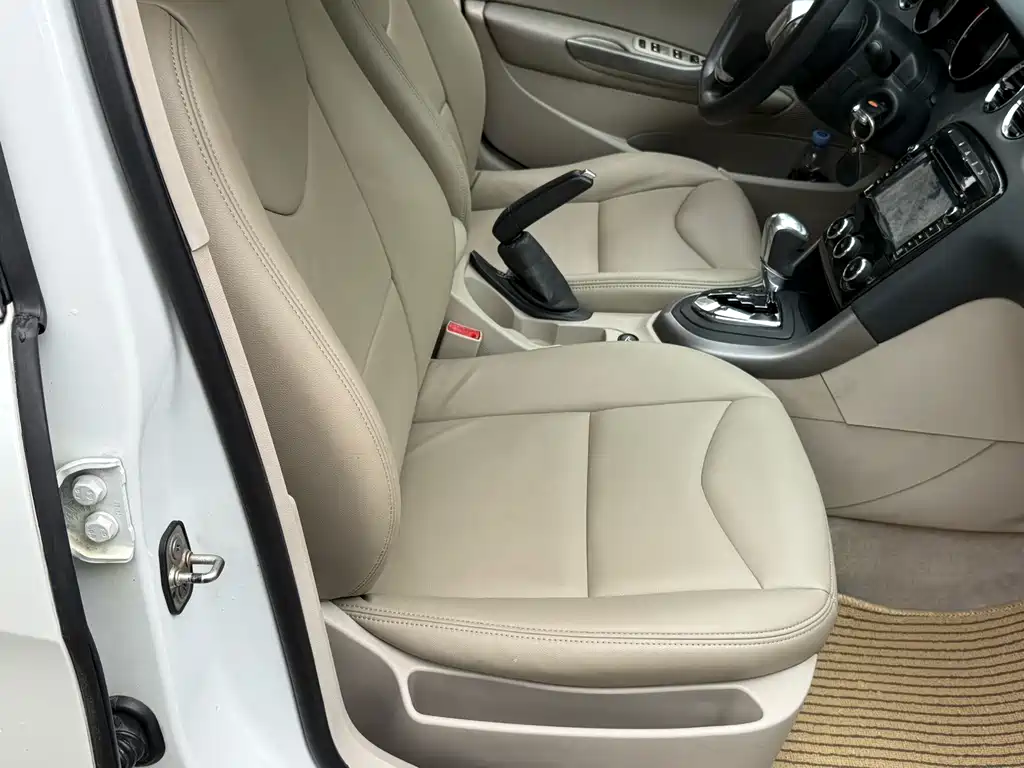 Peugeot 408 — миниатюра 8