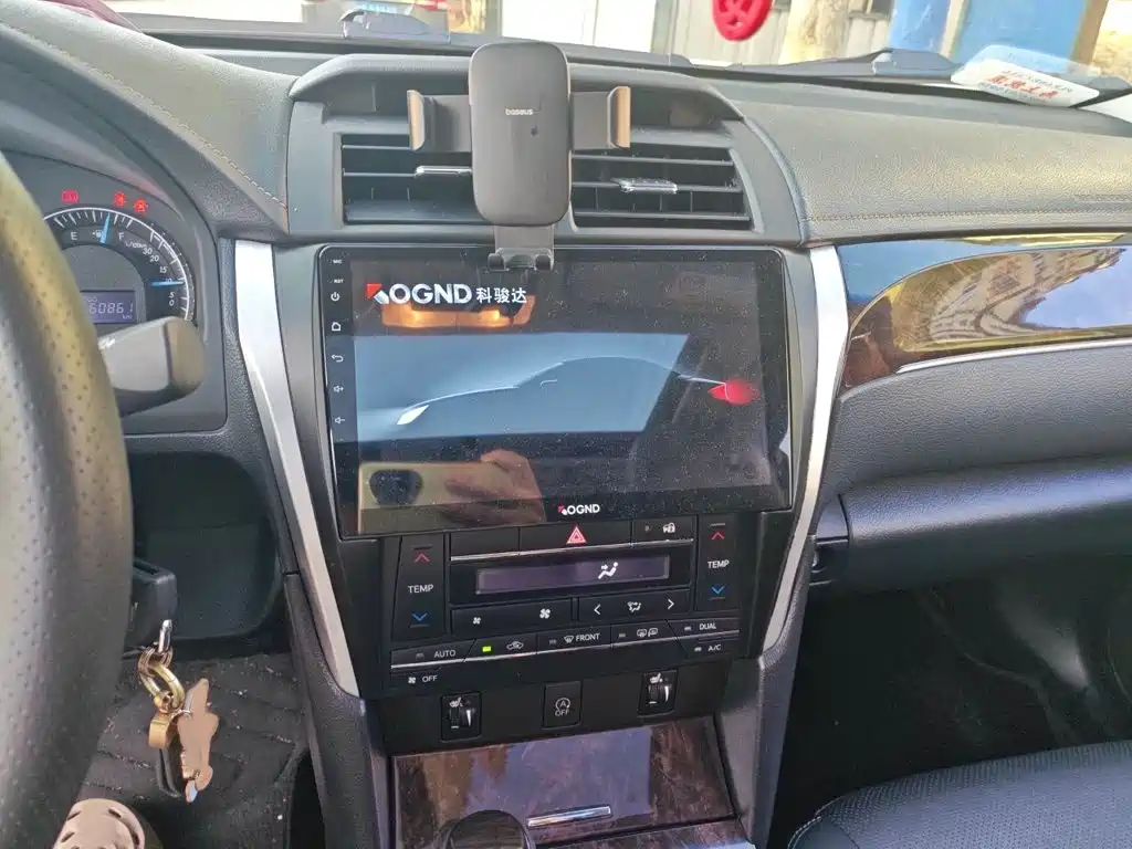 Toyota Camry — миниатюра 6
