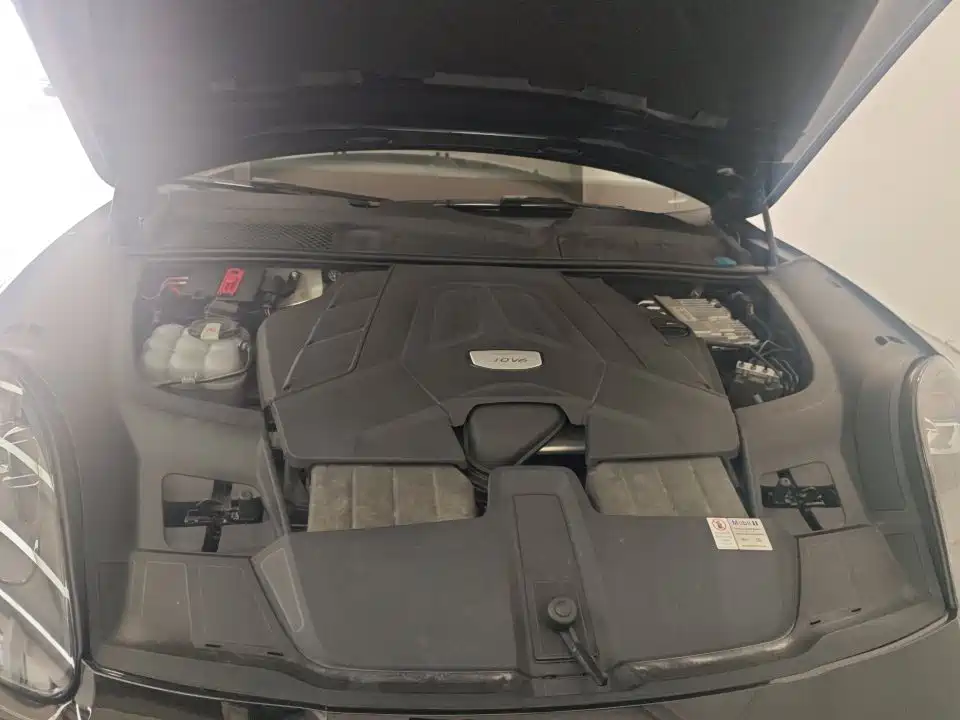 Porsche Cayenne — миниатюра 10