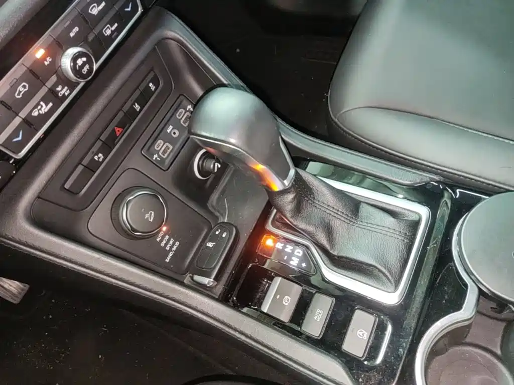 Jeep Grand Commander — миниатюра 14