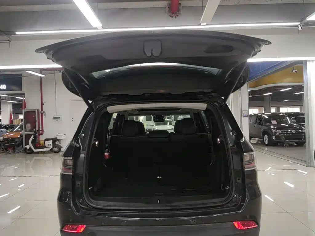Jeep Grand Commander — миниатюра 19