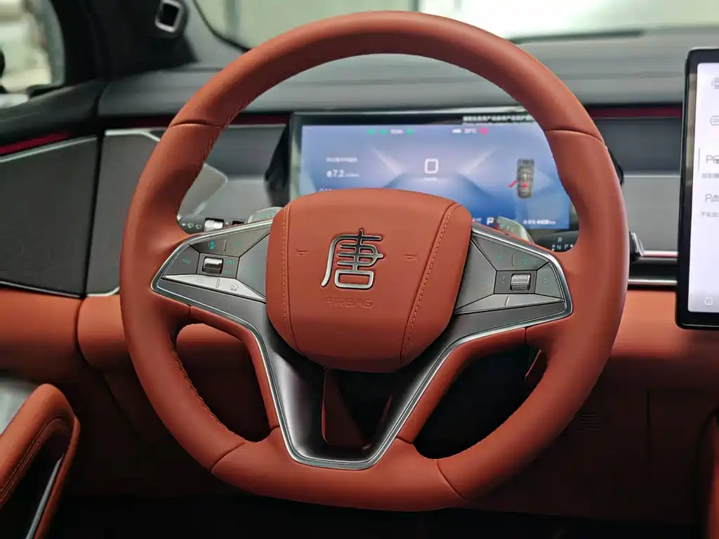 BYD Tang L L 2025 DM 175KM