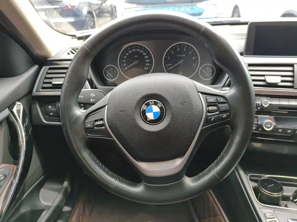 BMW 3 Series — миниатюра 11