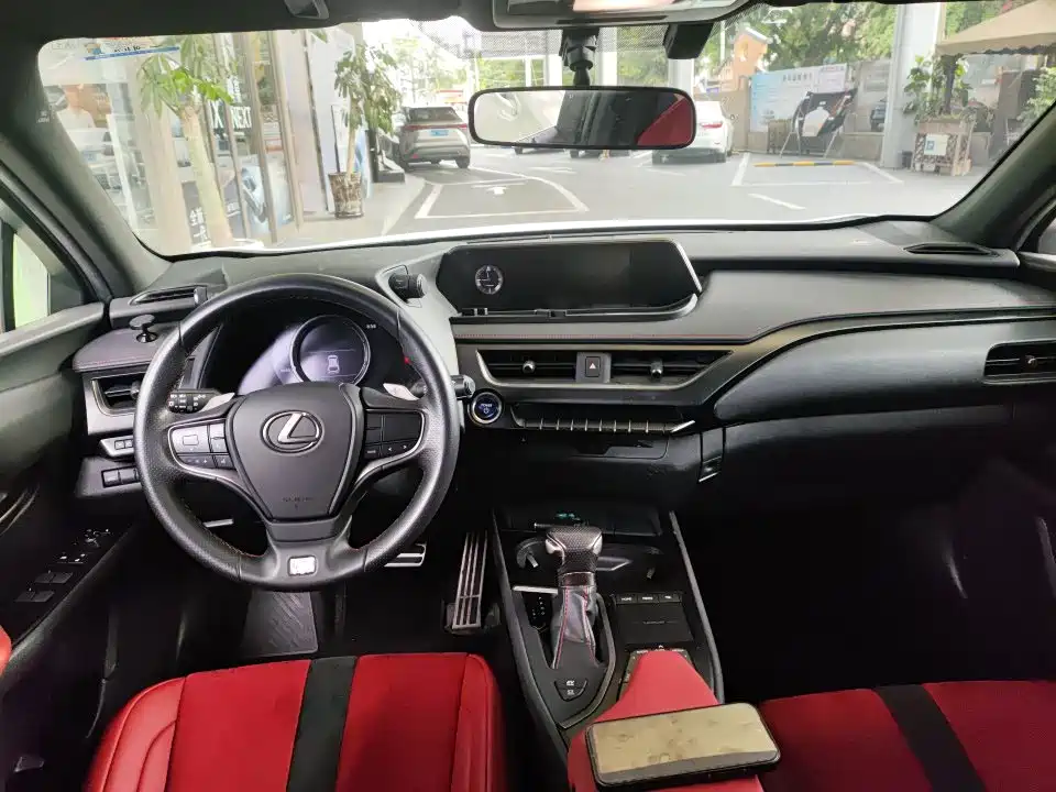 Lexus UX — миниатюра 4
