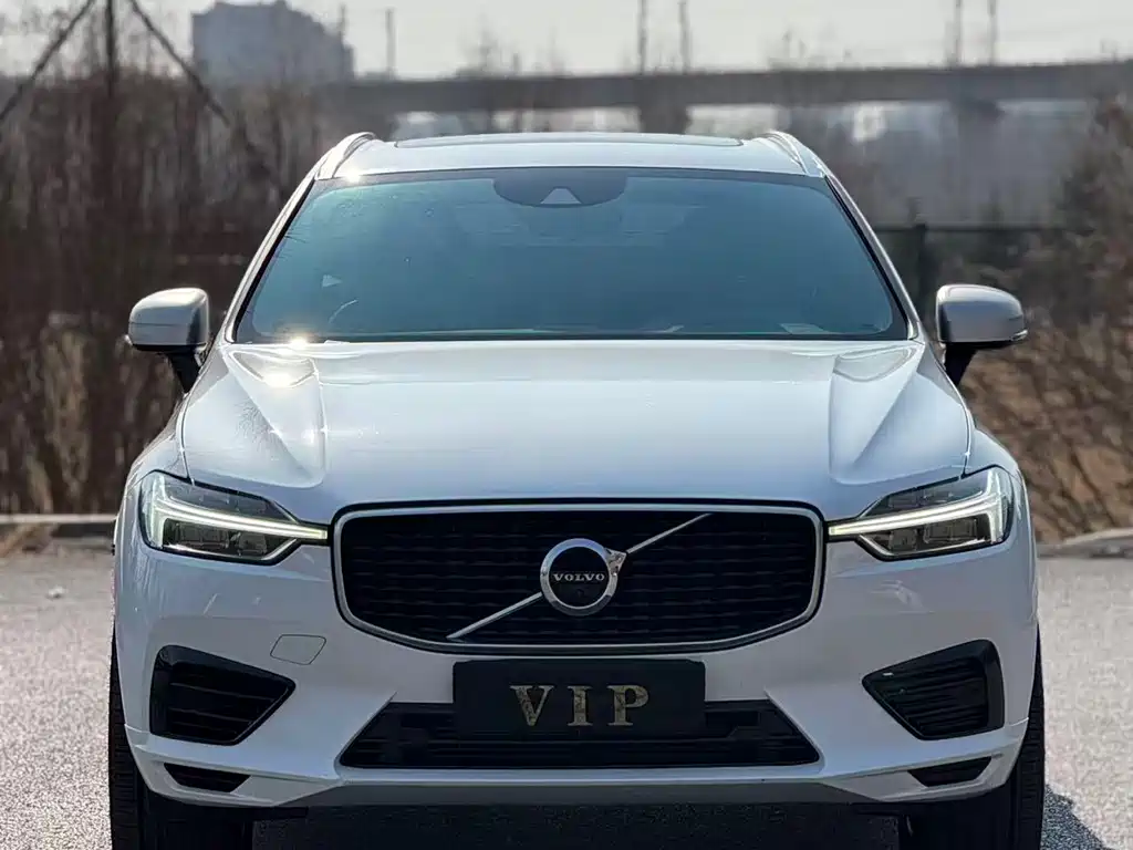 VOLVO XC60 PLUG IN HYBRID