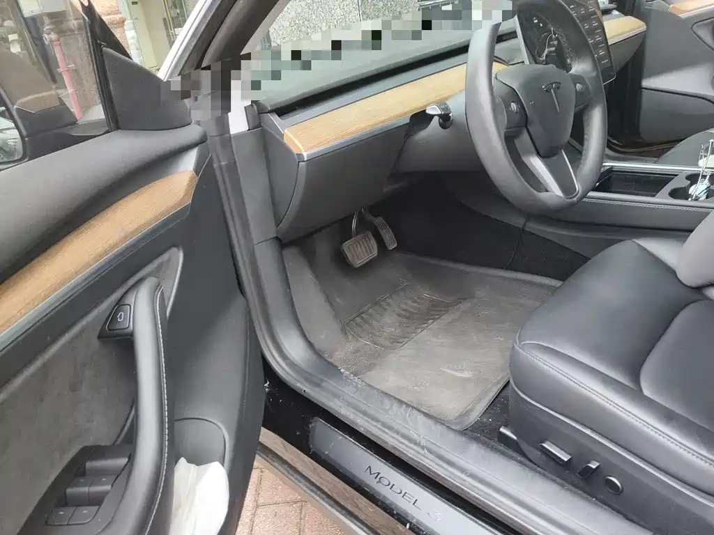 Tesla Model 3 — миниатюра 17
