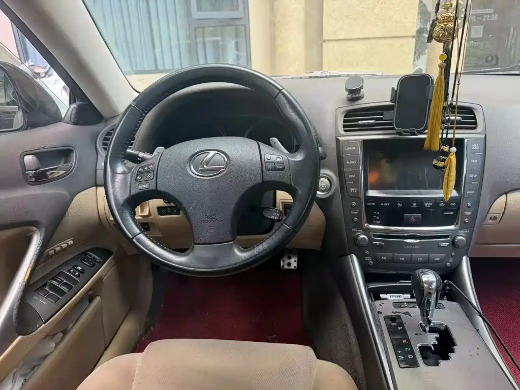 Lexus IS — миниатюра 9