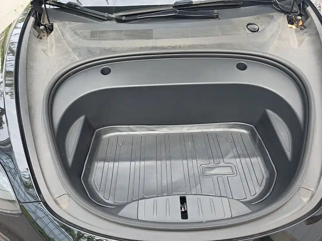 Tesla Model 3 — миниатюра 20