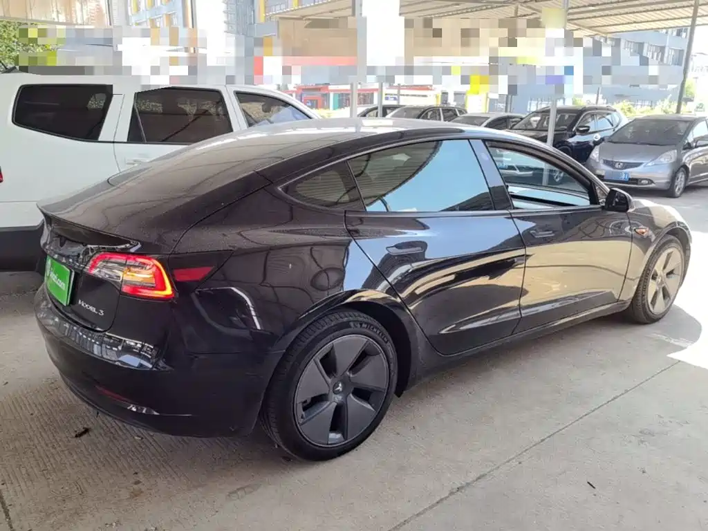 Tesla Model 3 — миниатюра 7