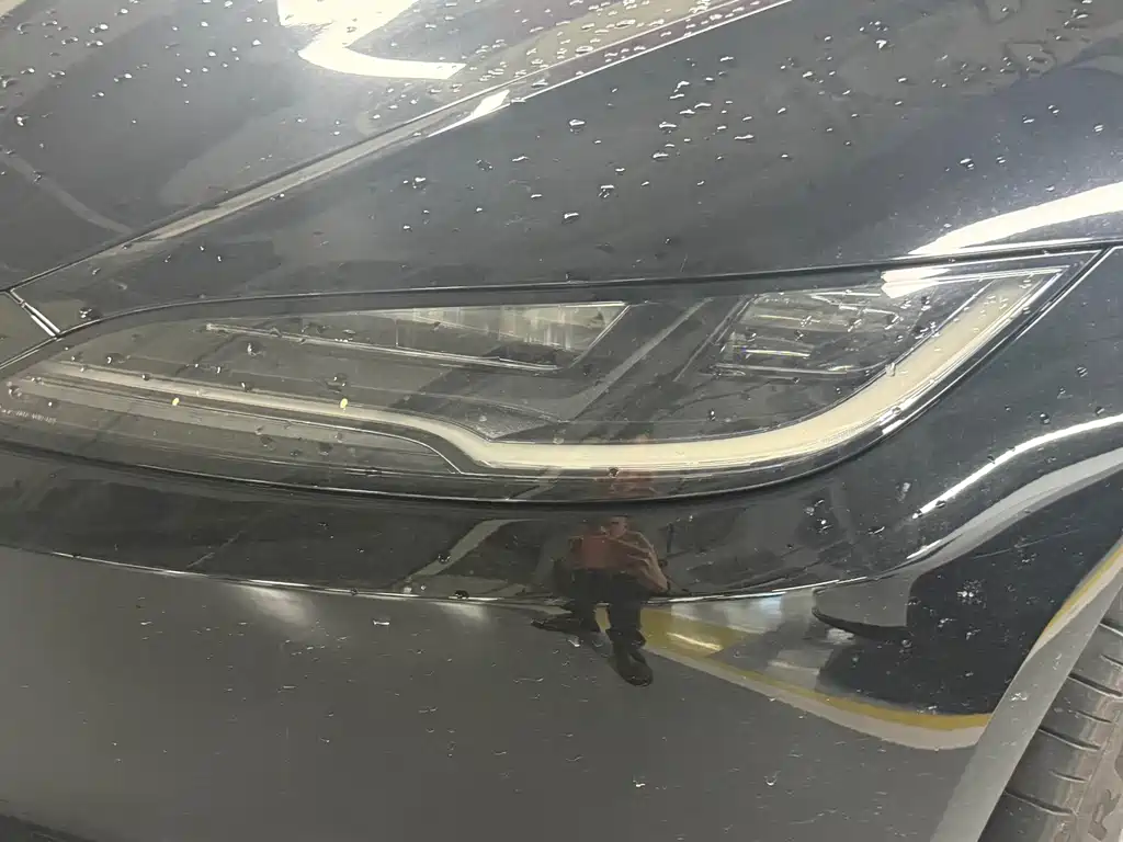 Tesla Model 3 — миниатюра 12