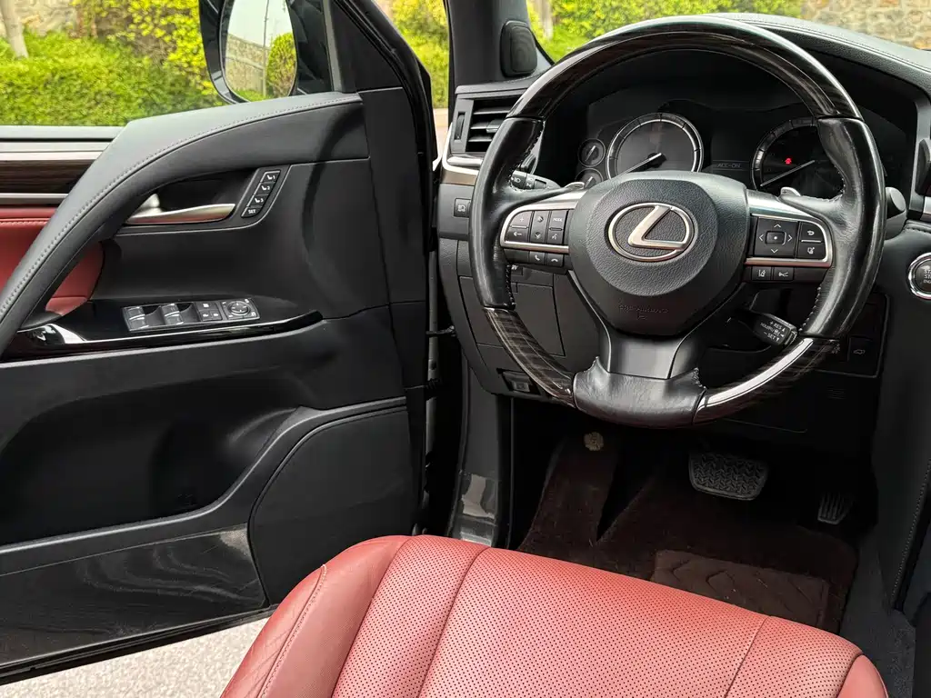 Lexus LX 2017 570 Luxury